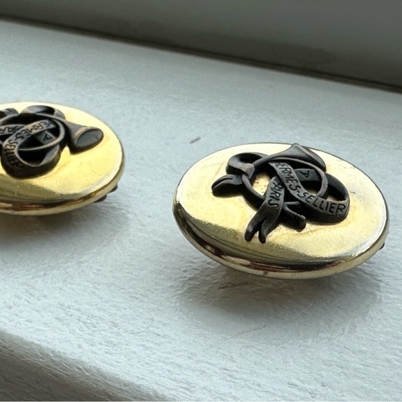 Vintage Hermès Ribbon and French Horn Clip Earrings - Picture 5 of 9
